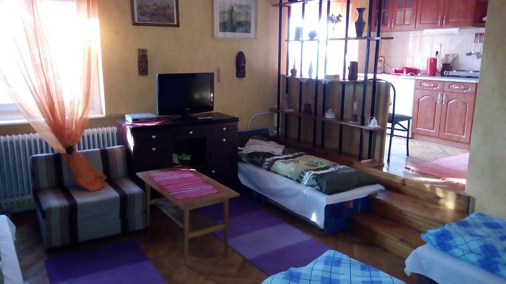 Hotel Alpesi Vendeghaz Orosháza Pokój zdjęcie